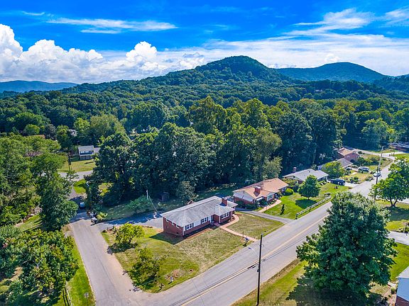 2nd image of 2055 Bridle Ln