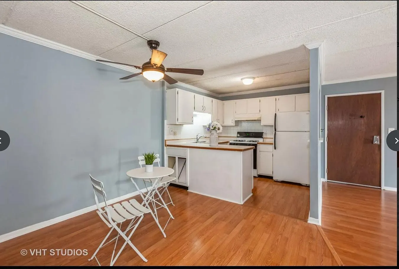 5S066 Pebblewood Ln — Photo 3