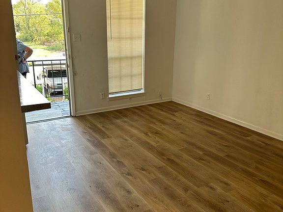 Entry & Living
