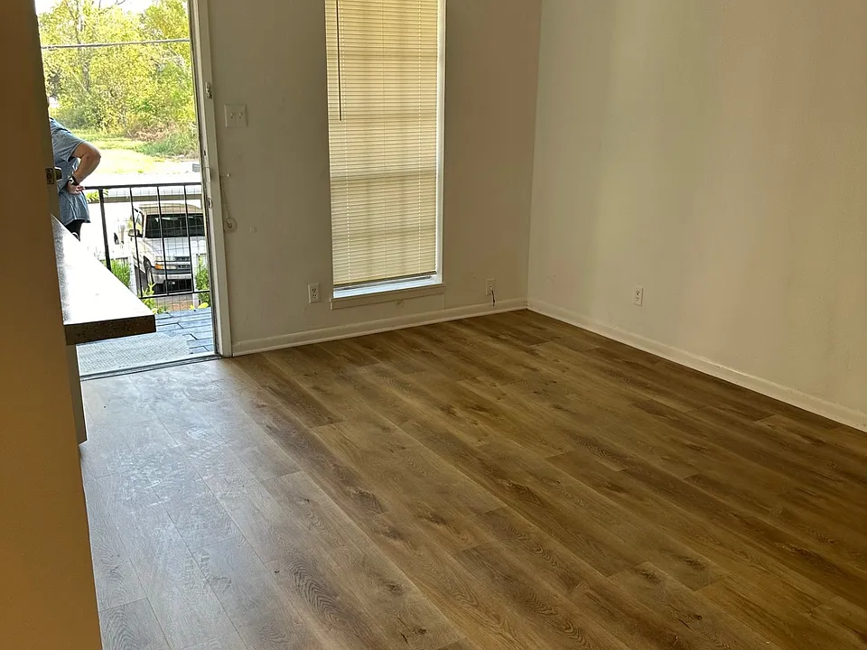 Entry & Living