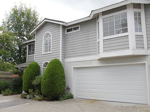 2nd image of 921 W Olive Ave #B