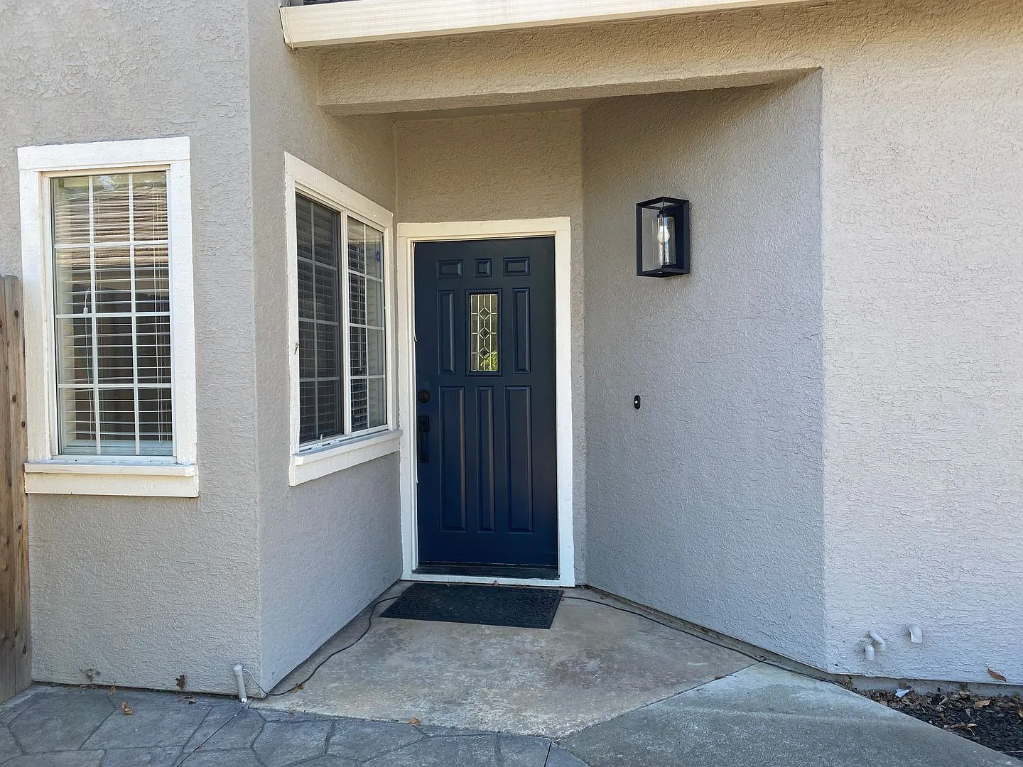 Lovely 2 Story Home — Photo 3