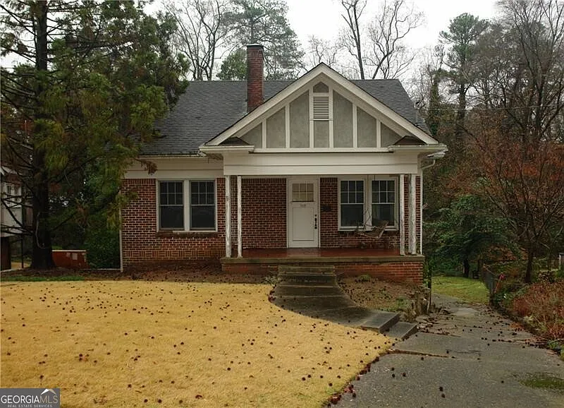 707 Martina Dr NE photo 1