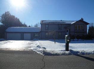 6405 Coachlight Rd, Crystal Lake, IL 60012