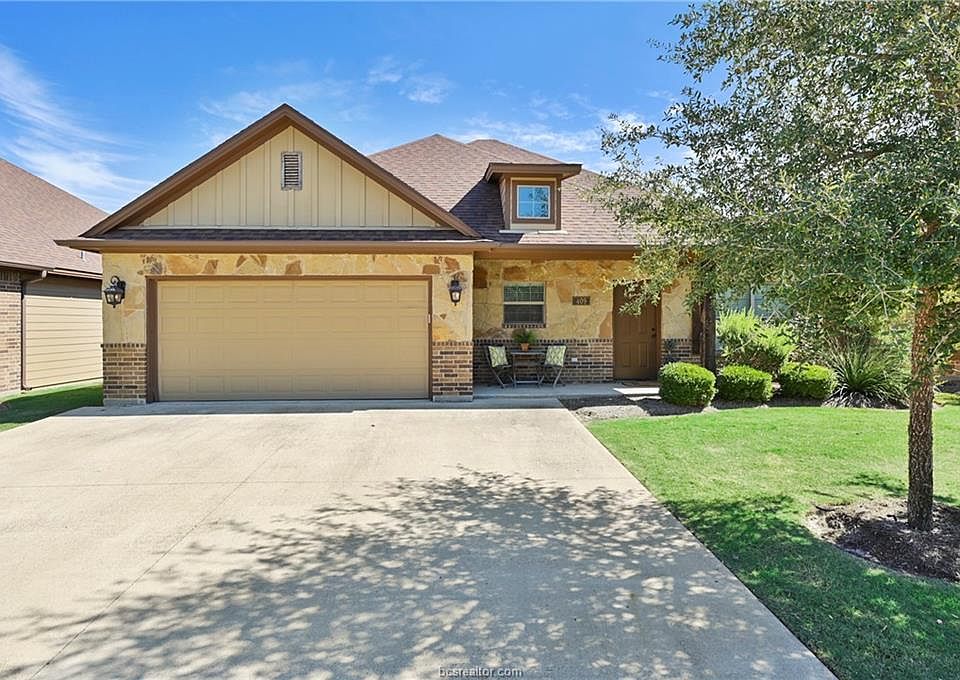 1st image of 409 Hayes Ln