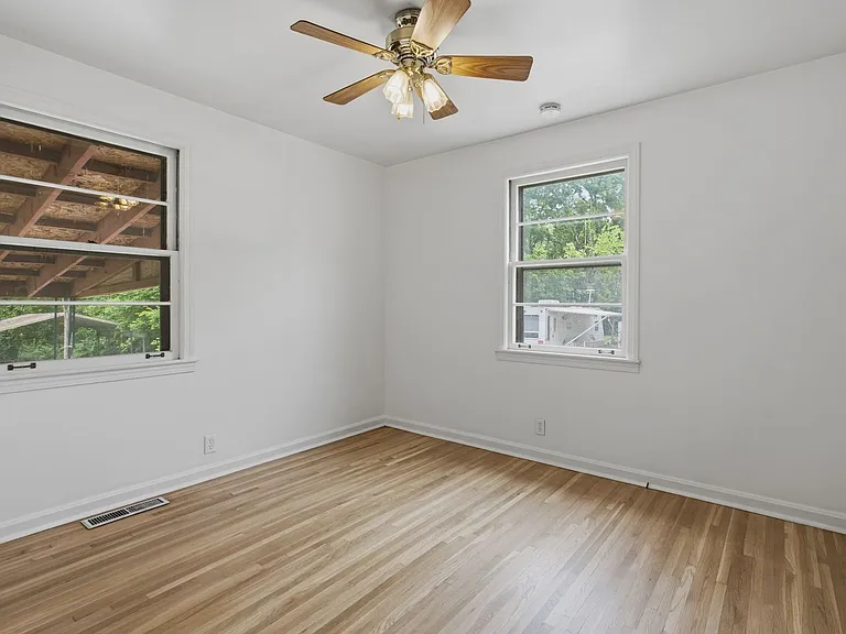 2923 Dunmore Dr — Photo 25