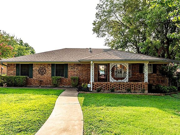 2nd image of 833 Vince Ln