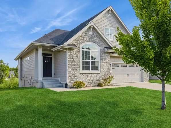 14311 Holcomb Ave, Urbandale, IA 50323