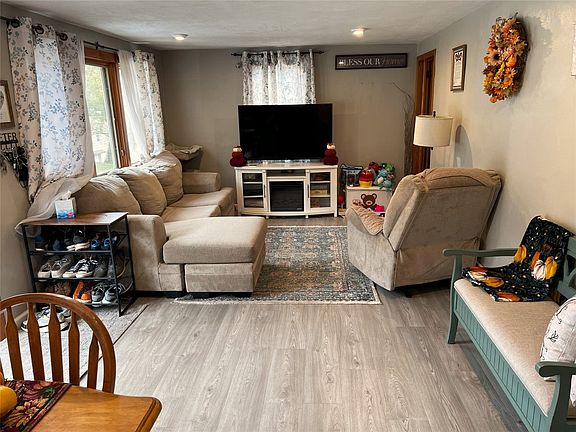 2nd image of 615 Zimmer Ave