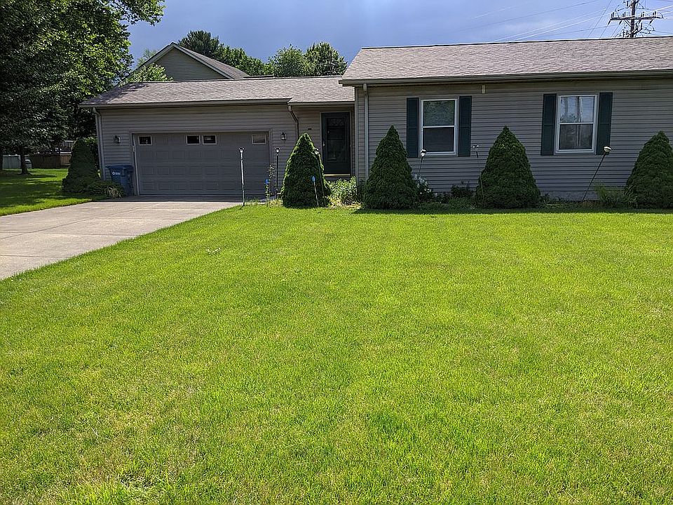 1st image of 7410 N Linden Ln