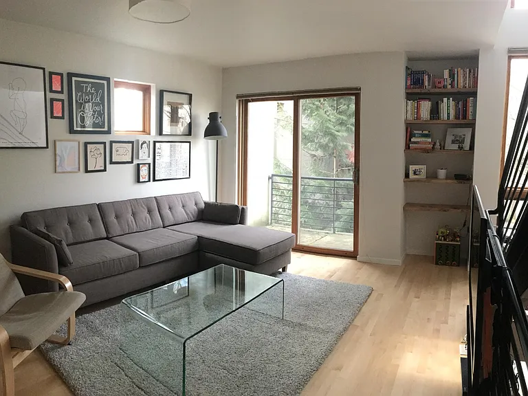 Living room w/ furniture