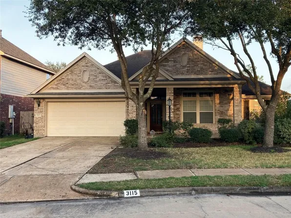 3115 Chappelwood Dr, Pearland, TX 77584