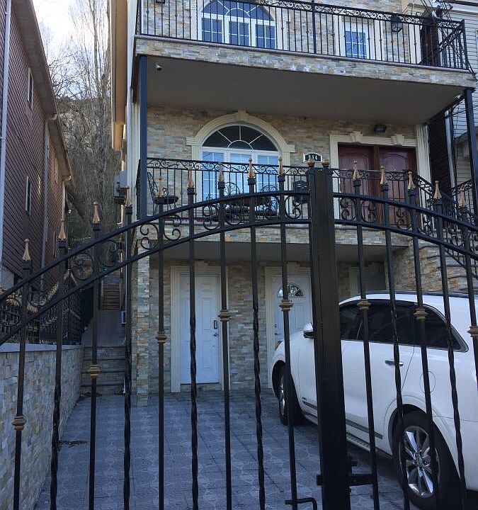 1st image of 914 Van Duzer St