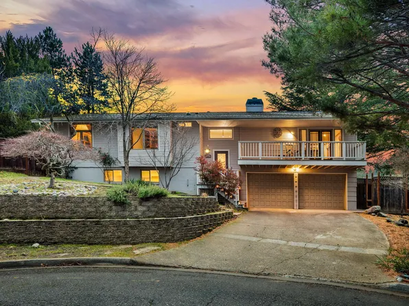 1482 Lilac Cir, Ashland, OR 97520