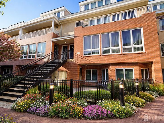 3rd image of 368 Rector St Unit 307
