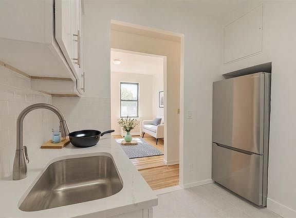 3rd image of 203 Harrison Ave APT 33