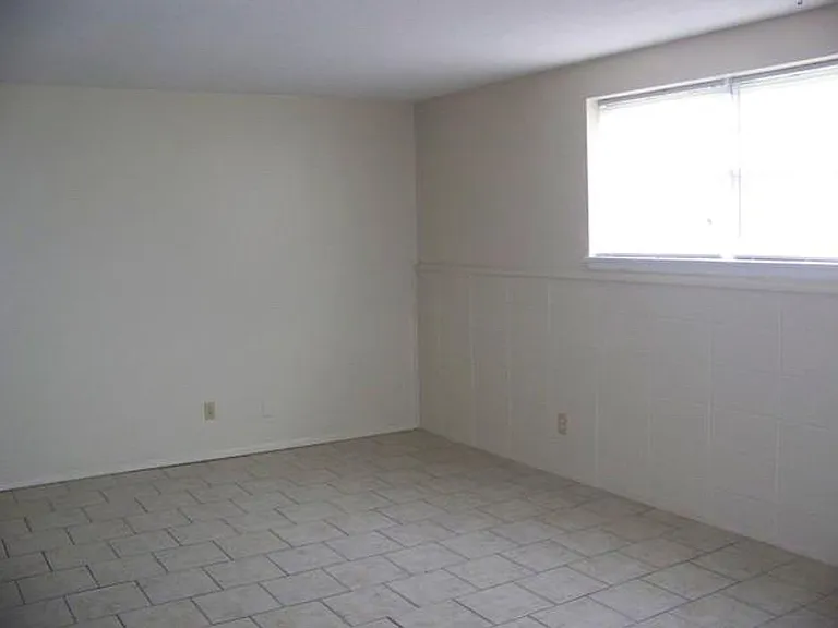 621 E Bear Blvd — Photo 4