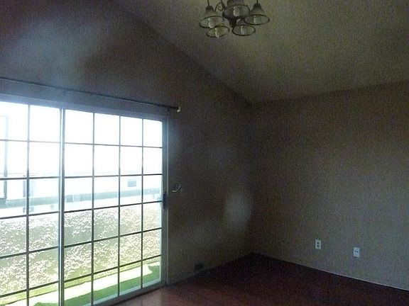 5th image of 821 S Gramercy Dr #202