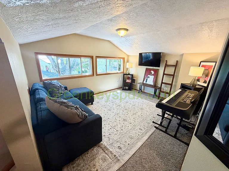 1021 N Jessup St — Photo 22