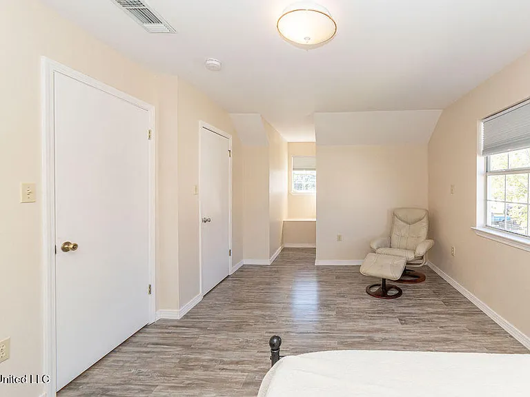 114 Menge Ave — Photo 36