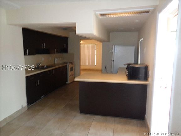 3rd image of 2700 SW 14th Ave #1