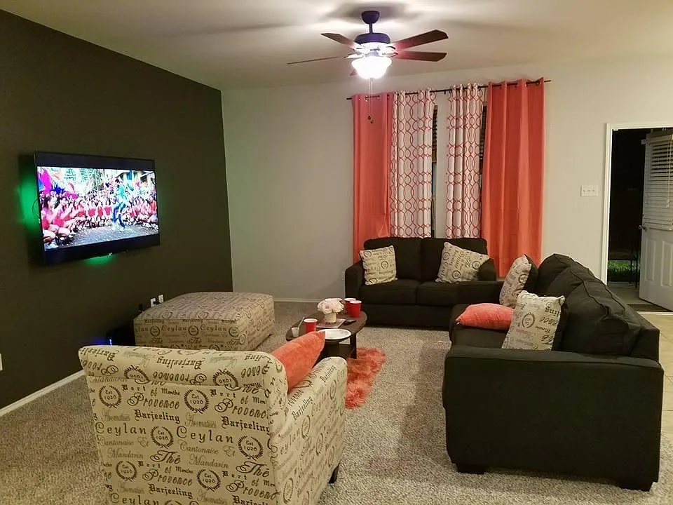 3 bed, 2.0 bath, 1670 sqft, $2,150 — Photo 2