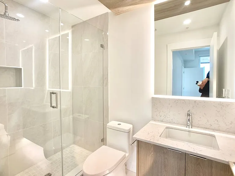 7638 Cambie St #308 — Photo 5
