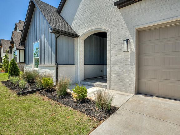 4th image of 9213 Lupine Rd