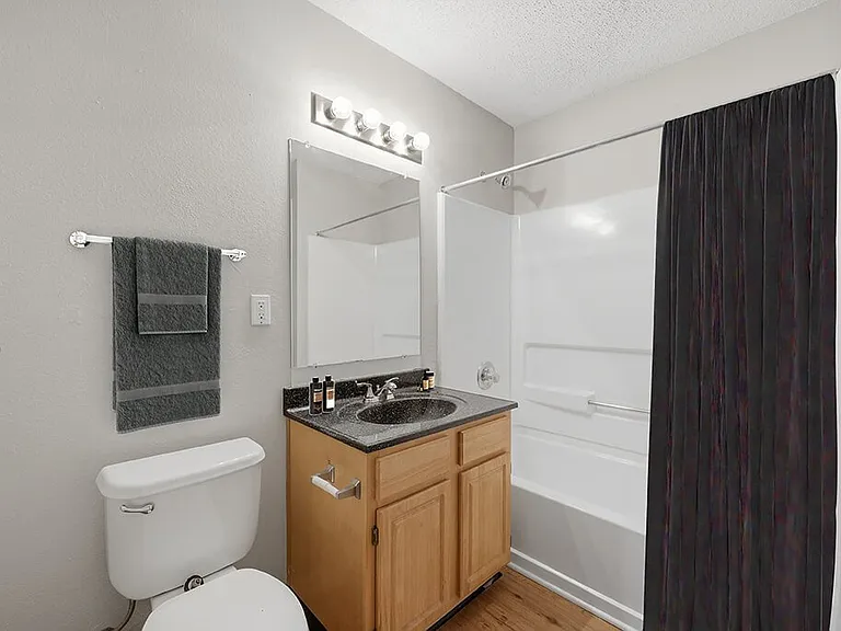 Greens of Pine Glen Apartments — Photo 10