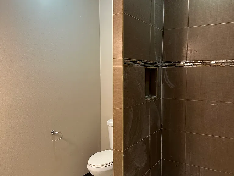 537 Wildrose Ln #B — Photo 10