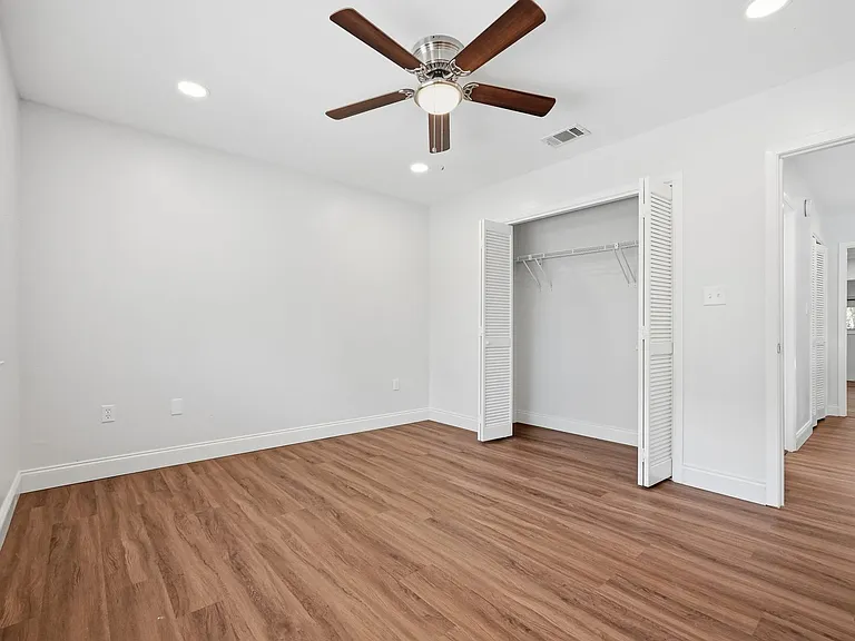 114 Gleneagles Dr — Photo 44