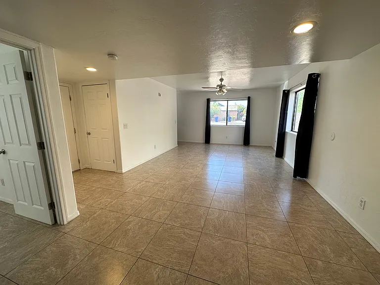 1005 E Water St #1 — Photo 18