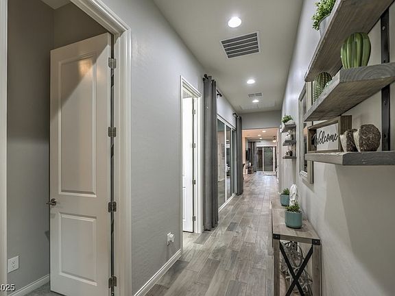 5th image of 5433 Strawberry Swing St