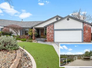 2817 Panorama Dr, Redding, CA 96003