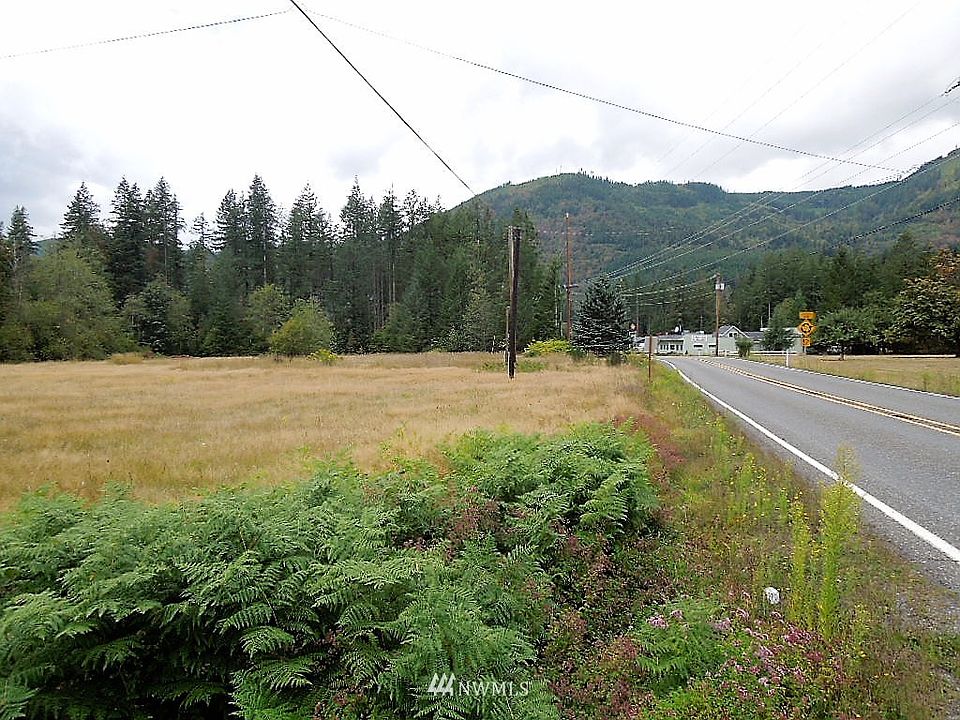 2nd image of 6483 Mt Baker Highway