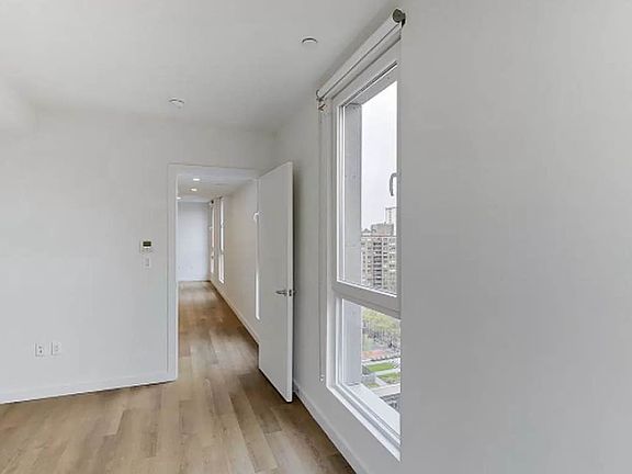 3rd image of 814 Amsterdam Ave APT 12N