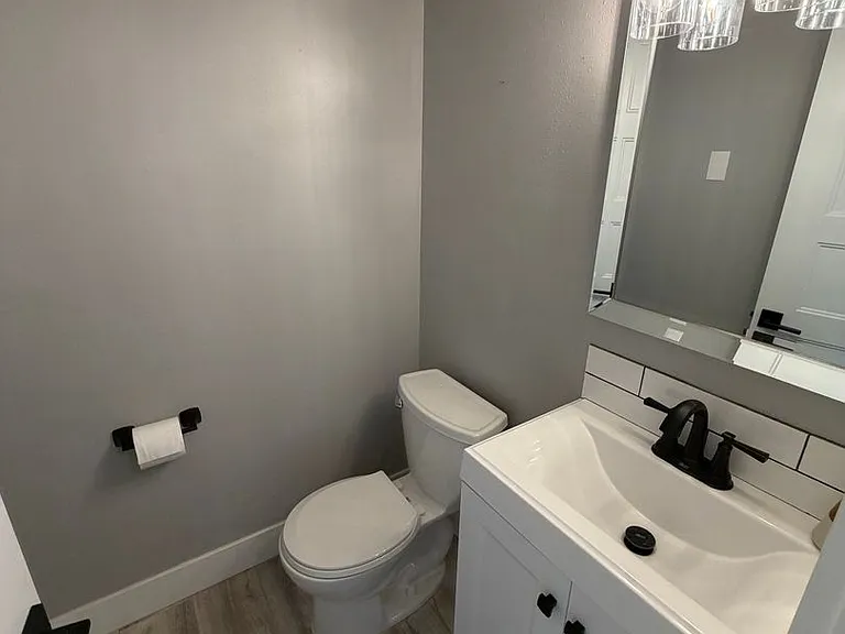 3823 Wilshire Ln — Photo 10