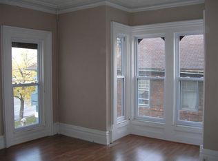303 1st St APT 12, Jackson, MI 49201