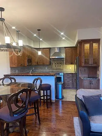 2 bed, 960 sqft, $3,900 — Photo 1