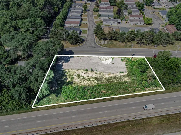 1 North Rd, Fenton, MI 48430