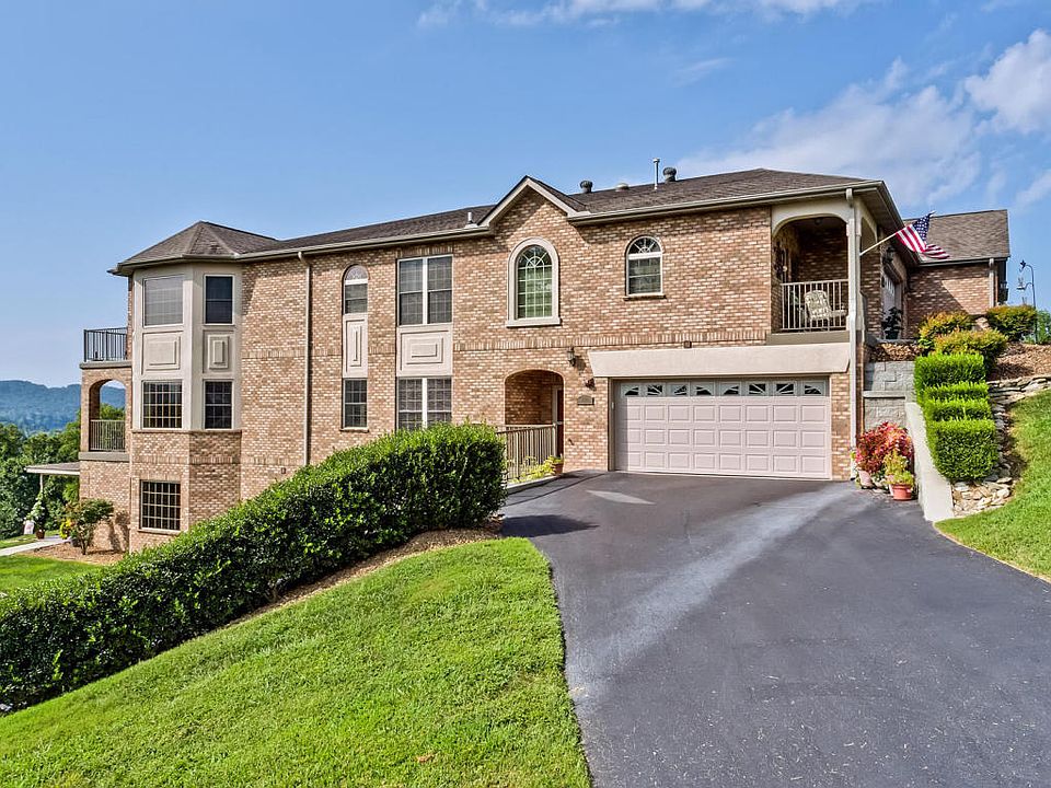 1st image of 2824 Lake Pointe Dr