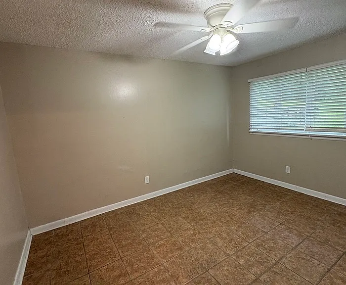 157 Jims Dr — Photo 18