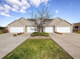 211 Douglas Dr, Brooklyn, WI 53521