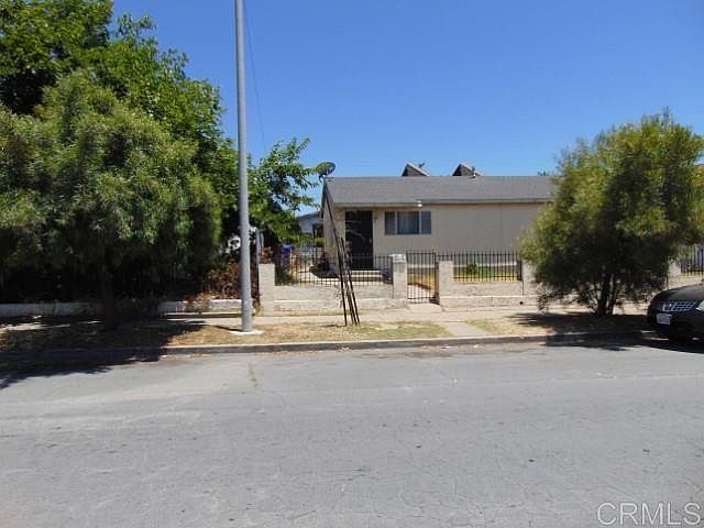 1st image of 3653-55 41st St