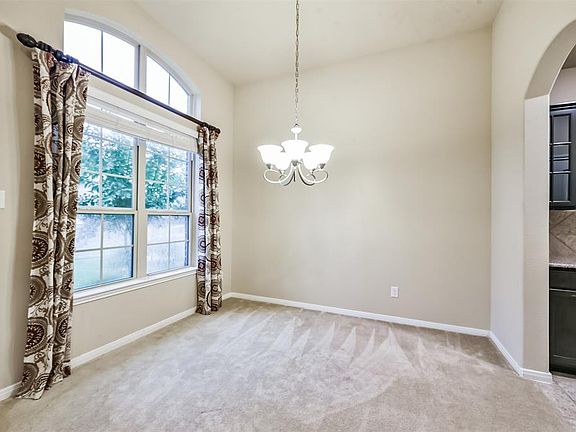 5th image of 2423 Garden Falls Dr