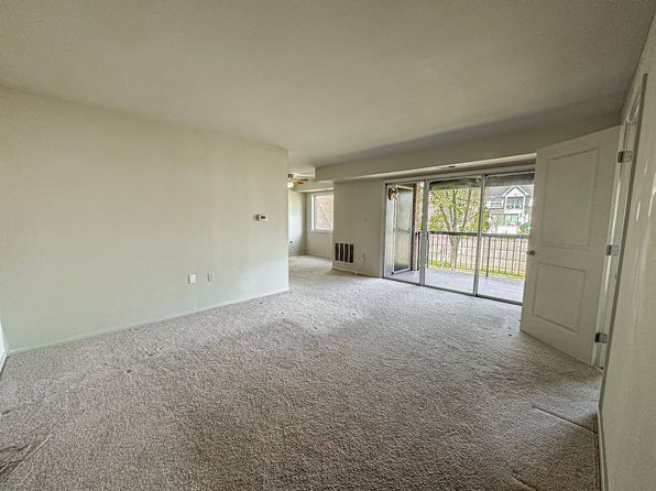 210 Park Terrace Ct SE APT 60, Vienna, VA 22180