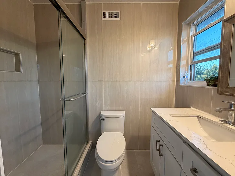1898 S White Rd — Photo 11