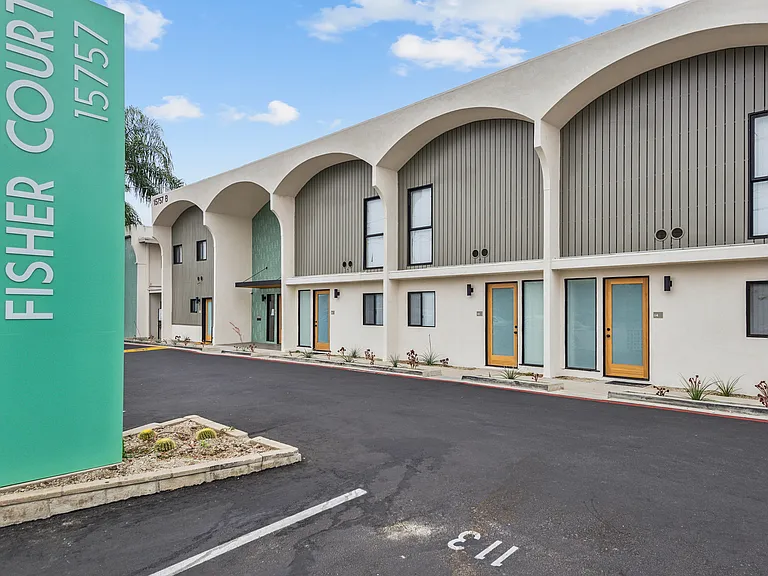 Fisher Court Apartments — Photo 5