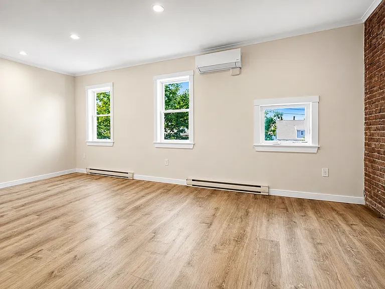 46 Riverdale St #3 — Photo 13