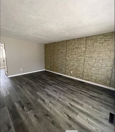 2nd image of 507 Casselman St #507